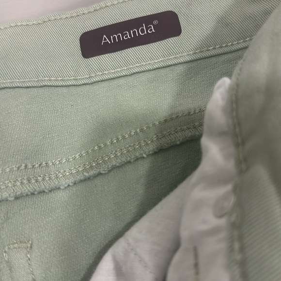 Gloria Vanderbilt Sage denim pants. Used in good condition - Picture 3 of 12